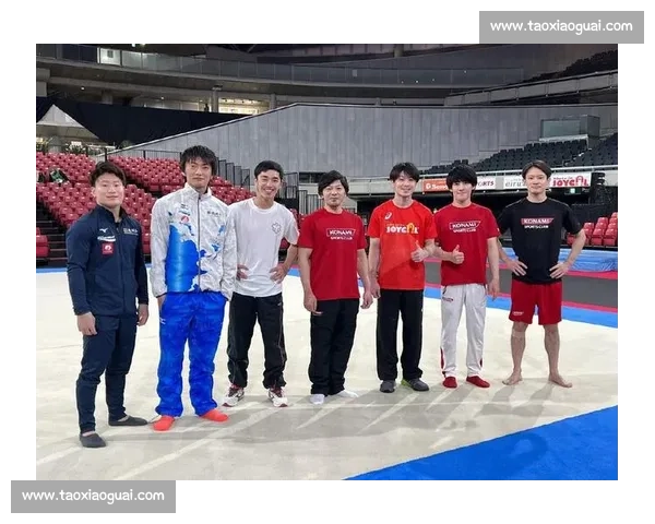 致敬传奇！退役明星现身赛场，观众眼含热泪！